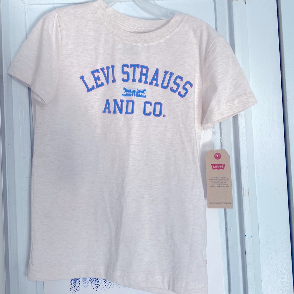 ❤️ NEW 💙 LEVI STRAUSS T-SHIRT